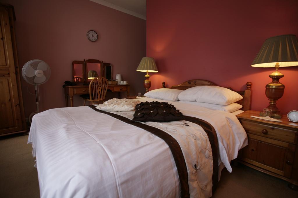The Imperial Hotel Stroud  Exteriör bild