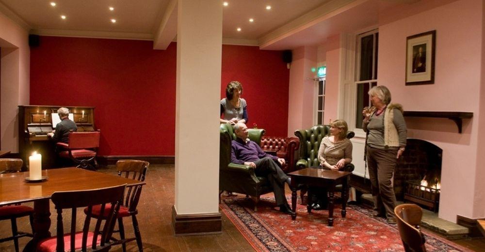 The Imperial Hotel Stroud  Exteriör bild